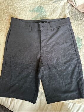 Boys Travis Mathew Men's Dark Gray Gradient Flat Front Shorts size 12